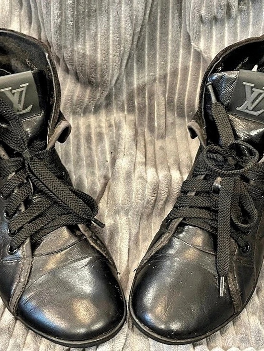 Louis Vuitton high-top sneakers in Black EU 39